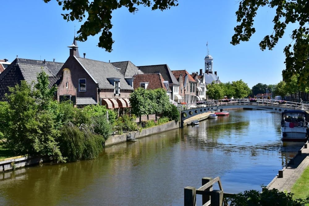 Discovering Amsterdam Through Its Rich Cultural and Historic Tapestry